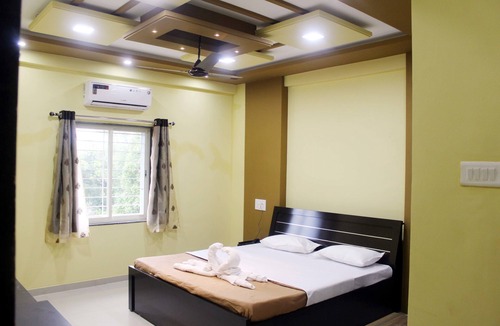 Kankavali Hotel | Neelisha River Front Inn