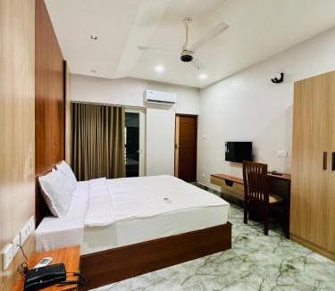 Erattupetta Hotel | Neem Residency