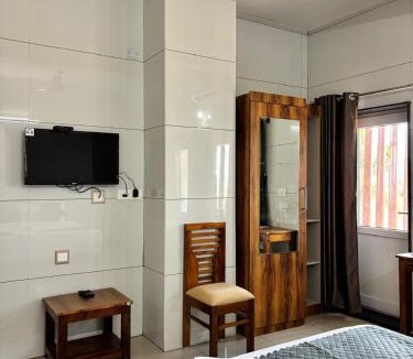Suntikoppa Hotel | Nest Inn