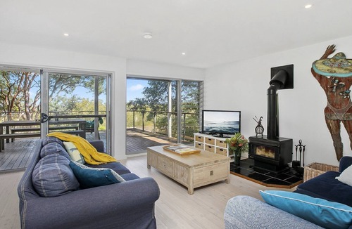 Killcare House | Nestled among the Trees with Beach Views, easy walk to Bouddi National Park