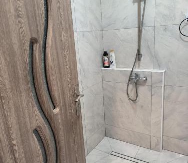 Pitesti Apartment | Netylux 10