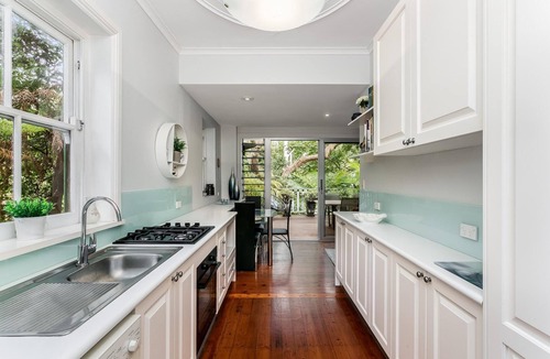 Neutral Bay Apartment | Neutral Bay- HOLDS Holdsworth Street - Stylish 2BR with Leafy Deck Modern Charm Near Neutral Bay Ferry