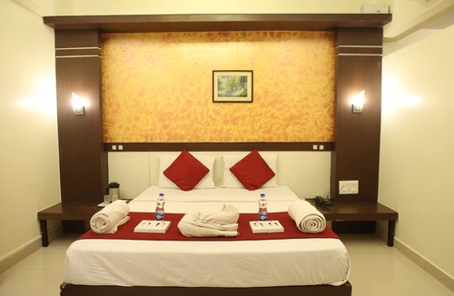 Gandhi Nagar Cabin | New Golden Residency