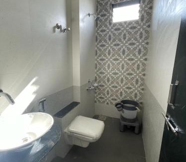 Surat Hostel | New Nova Atlanta Shopping Mall