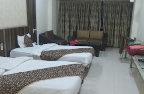 Jalgaon Hotel | New Regal Palace Jalgaon