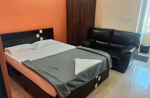 Chikkaballapur Hotel | NEW SURYA DELUXE BOARDING AND LODGING