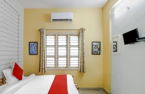 Yelahanka Hotel | New SV Suites Yelahanka