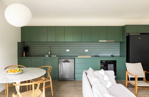 Cromer House | New Two Bedroom Designer Guesthouse in Cromer, 1 Queen + Bunk Bed
