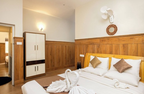 Vythiri Hotel | Nexstay Lakkidi Village
