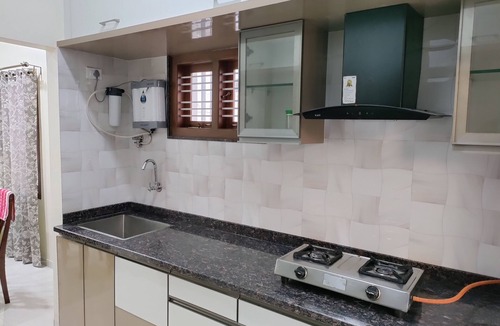 Bengaluru Apartment | Nice North-East corner apartment with very good privacy and ample parking place