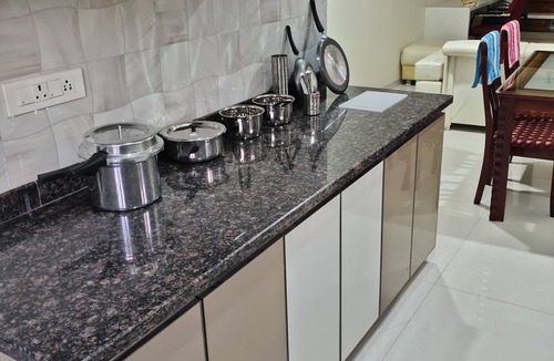 Bengaluru Apartment | Nice North-East corner apartment with very good privacy and ample parking place
