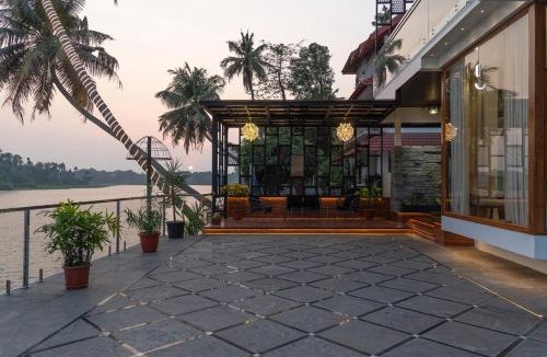 North Paravur Villa | Nihara - Ultra Luxury Waterfront stay in Kochi!