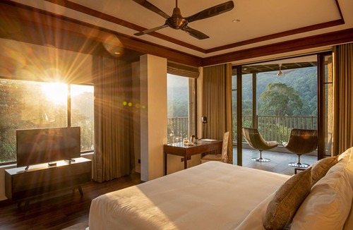 Perumbavoor Hotel | Niraamaya Retreats Samroha Athirappilly
