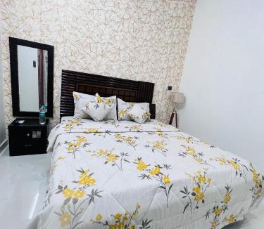 Barsana Apartment | Nirmal sadan Homestay