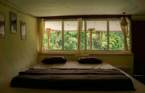 Kodaikanal House | Nirvana 'By the lake'