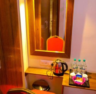 Kanchipuram Hotel | Nitheesh Residency