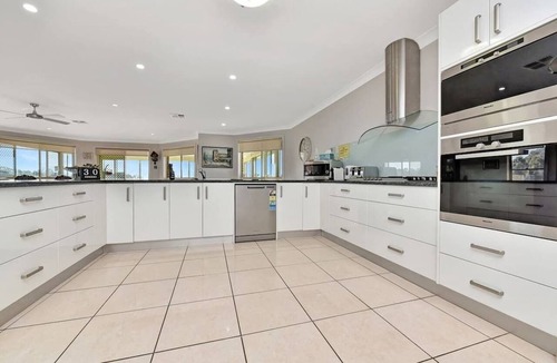 Allandale House | Noble Willow Estate Lovedale Spacious views pool