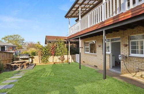 Collaroy Beach House | Northern Beaches Getaway - Renovated Two Bedroom, 2 minute walk to beach