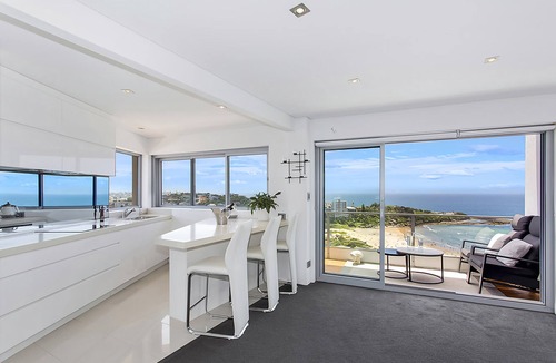 Queenscliff Apartment | NORTHERN MANLY-LUXURY- 260* VIEWS-METRES TO BEACHES-BARS-SHOPSS