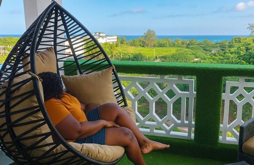 Ras Makamaiwe Apartment | Nova Stays 1-Bedroom Apartment with Private Pool & Uninterrupted Seaview