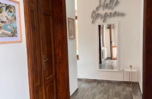 Lugoj Apartment | November Central Studio