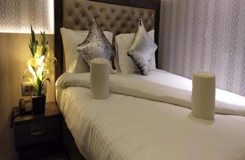 Howrah Hotel | Nu Blue Moon Guest House
