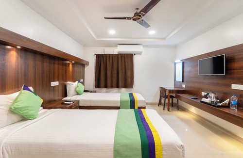 Nanganallur Hotel | NVR RESIDENCY