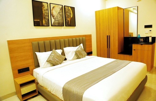 Kondapur Hotel | Oak Business Hotel