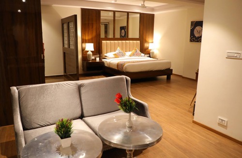 Morbi Hotel | Oaktree Hotel