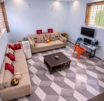 Rau Villa | Oasis Fun Villa - Pet Friendly Cafe