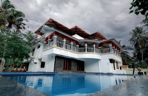 Poovar House | Ocean Queen Palace Poovar – Queen Room with Stunning Sea Views