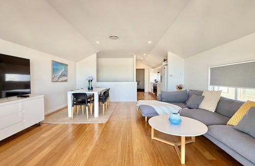 Caves Beach Villa | Oceanside Oasis at Caves Beach Villas
