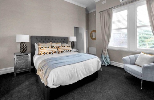 Hepburn Springs House | Olcorn House (With Car Parking)