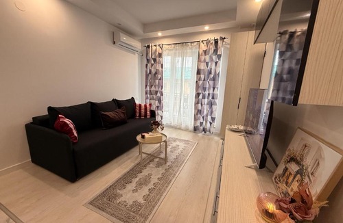 Stefanestii de Jos Apartment | Olive Apartment Cosmopolis