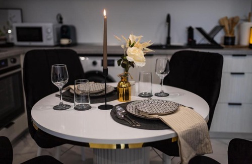Stefanestii de Jos Apartment | Olive Apartment Cosmopolis