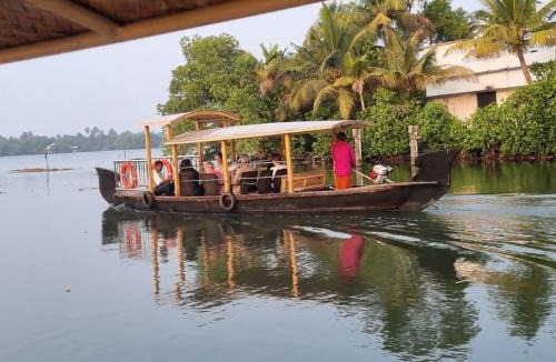 Kumbalangi Apartment | Olive Homestay