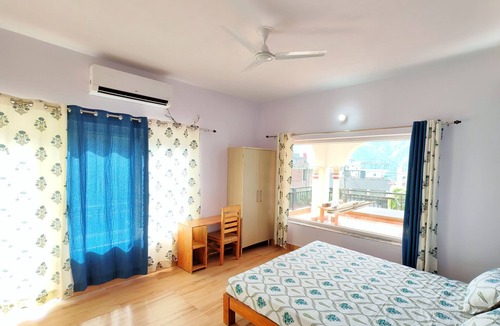 Tapovan Bed & Breakfast | Om Homestay Tapovan, Bed & Breakfast with AC in Rishikesh, India