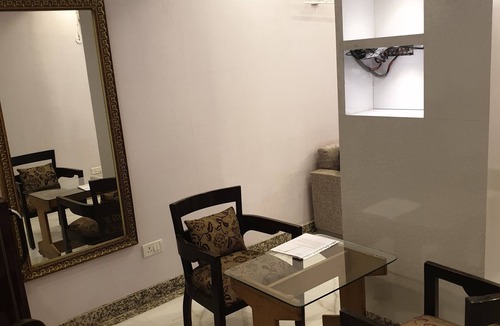 Vasant Kunj House | One bedroom luxurious apartment close to airport