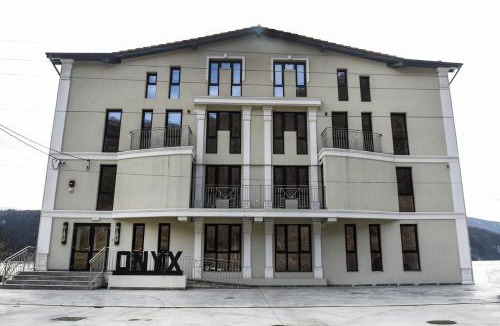 Eselnita House | Onyx
