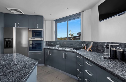 Forresters Beach House | "Opera by the Sea" – A Symphony of Sea & Pool