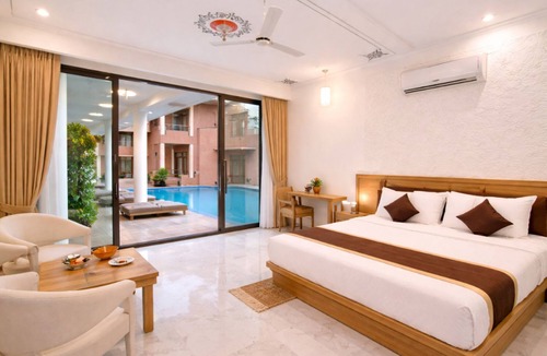 Udaipur District Hotel | OPO Palm Villa Dritan