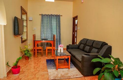 Alwaye Villa | Orange Villa -3 AC Rooms Near Airport