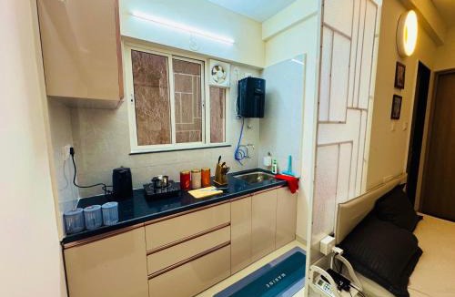 Hadapsar Apartment | Orchid 002 City View Couple friendly Amanora Town
