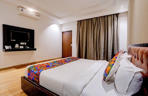 Kothrud Hotel | Oriva Shourya Residency