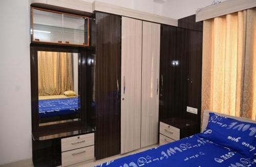Siliguri Apartment | Osho Sumeru K Homestay-Kitchen-Free Parking-Fast Wifi-AC