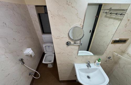 Park Street Apartment | Ostro Inn Royal Studio Apartment Shakespeare Sarani
