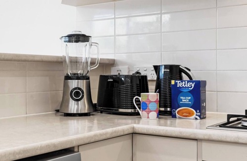 Richmond House | Our most popular home. Your family and staff will love it here! Bed & bath linen hire included. Unlimited NBN WIFI internet. Airconditioning throughout. Easy Parking. Spacious and relaxing.