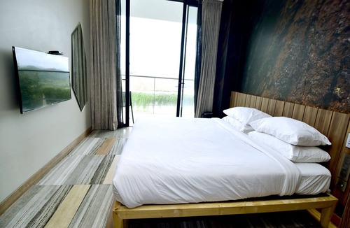 Pune Resort | Oxford Golf Resort