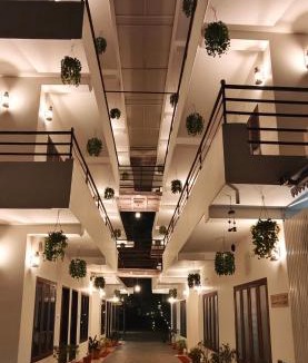 Alwaye House | Oxxon Airport Hotel