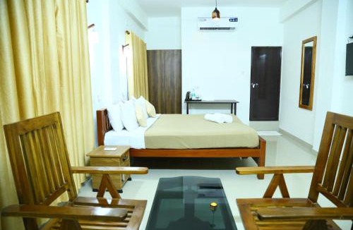 Alwaye House | Oxxon Airport Hotel